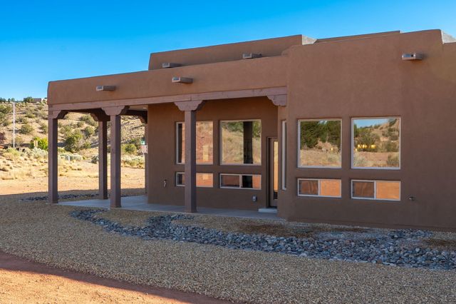 2 Bobcat Court, Placitas, NM 87043