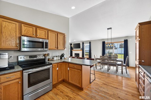 102 WILDFLOWER Avenue, Metamora, IL 61548