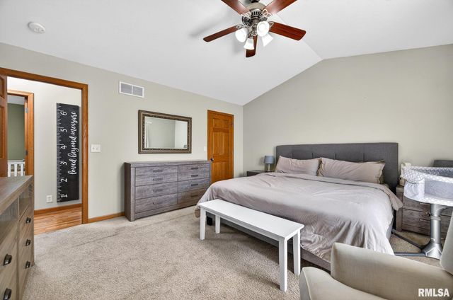 102 WILDFLOWER Avenue, Metamora, IL 61548