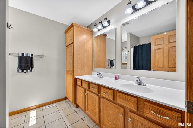 102 WILDFLOWER Avenue, Metamora, IL 61548