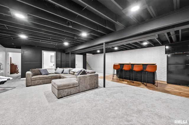 102 WILDFLOWER Avenue, Metamora, IL 61548