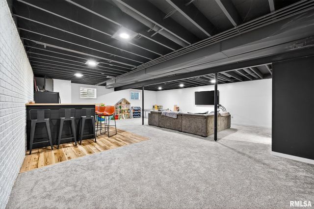 102 WILDFLOWER Avenue, Metamora, IL 61548