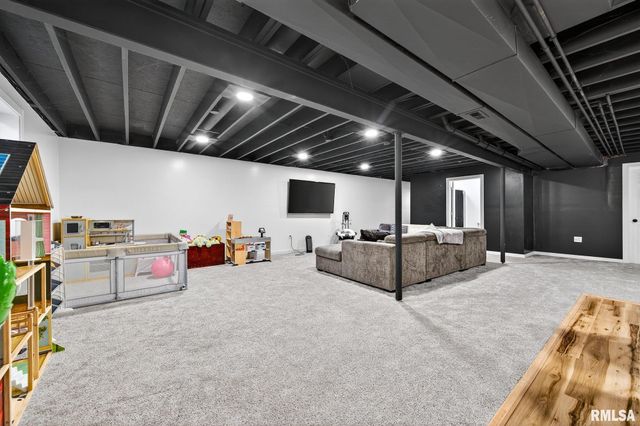 102 WILDFLOWER Avenue, Metamora, IL 61548