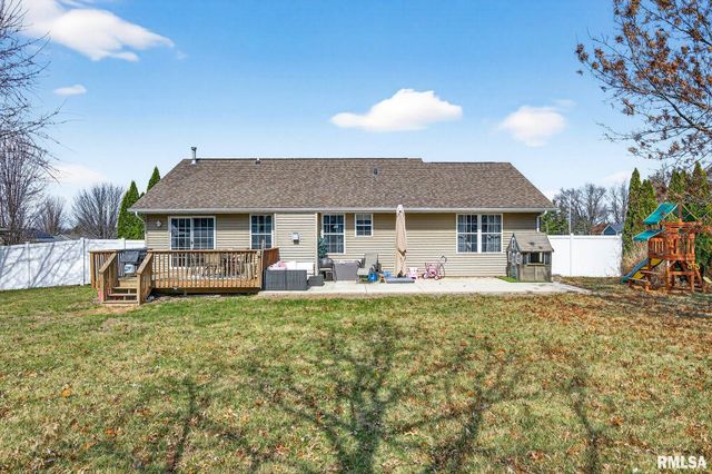 102 WILDFLOWER Avenue, Metamora, IL 61548