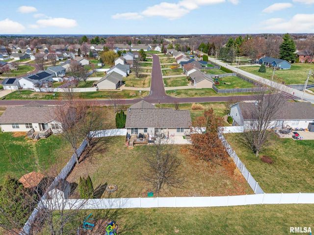 102 WILDFLOWER Avenue, Metamora, IL 61548