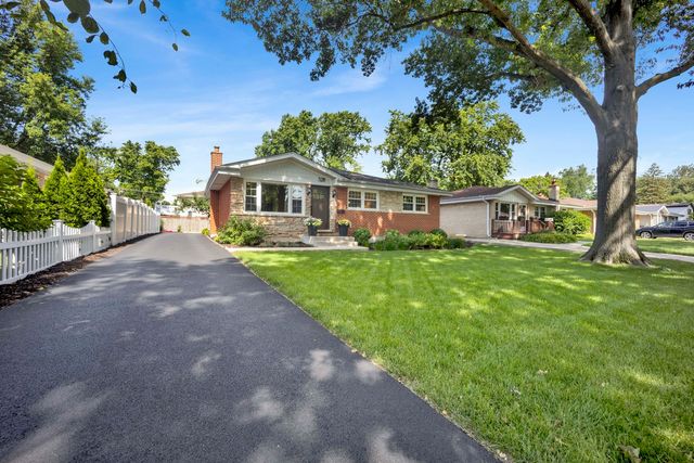 528 Kipling Court, Wheaton, IL 60187