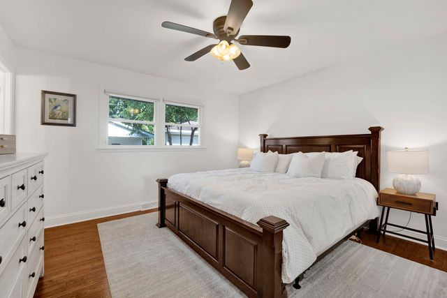 528 Kipling Court, Wheaton, IL 60187