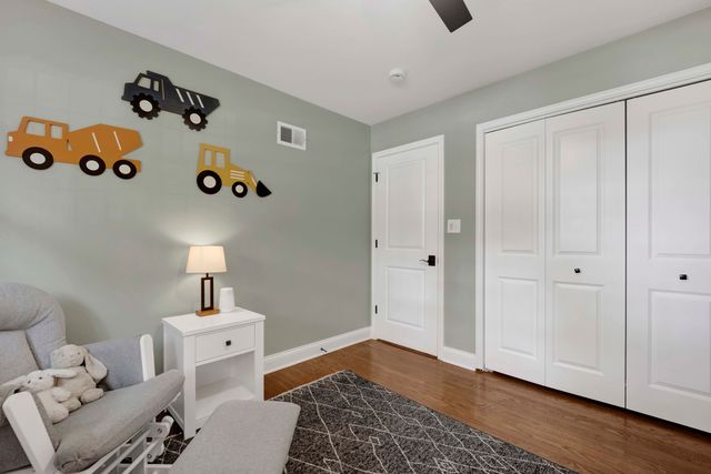 528 Kipling Court, Wheaton, IL 60187