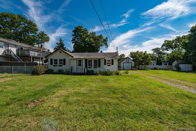 67 Joseph Place, Nesconset, NY 11767