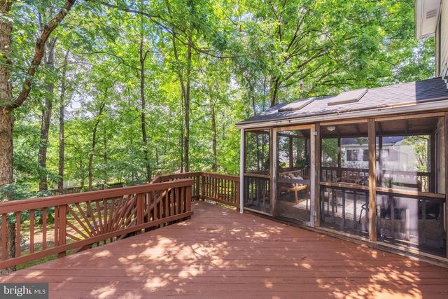 1419 BAYSHIRE LN, Herndon, VA 20170
