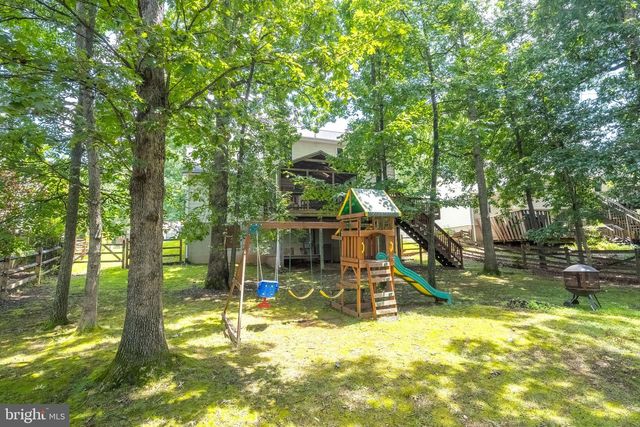 1419 BAYSHIRE LN, Herndon, VA 20170