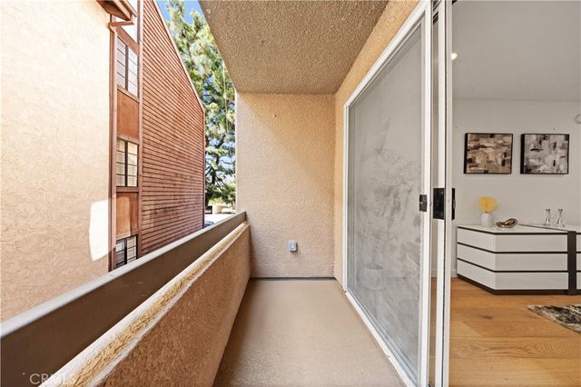 10326 Almayo Avenue 201, Los Angeles, CA 90064