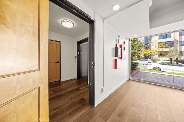 10326 Almayo Avenue 201, Los Angeles, CA 90064