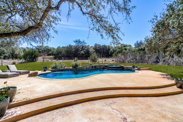 148 Woodland, Fair Oaks Ranch, TX 78015