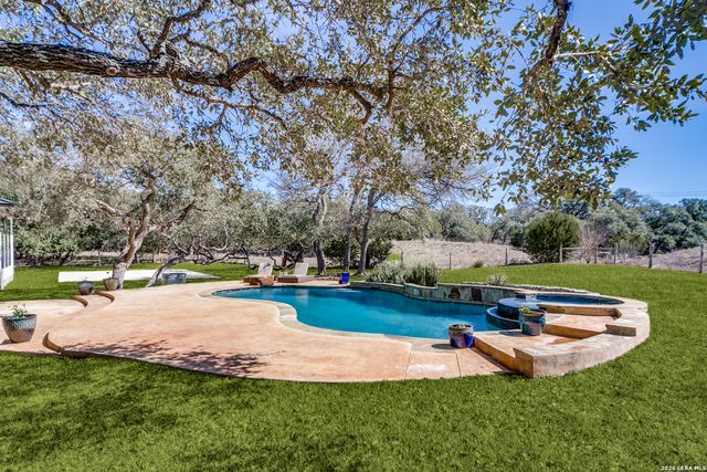 148 Woodland, Fair Oaks Ranch, TX 78015