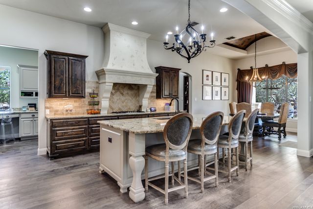 148 Woodland, Fair Oaks Ranch, TX 78015