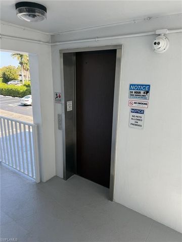 72 7th ST S 108, Naples, FL 34102