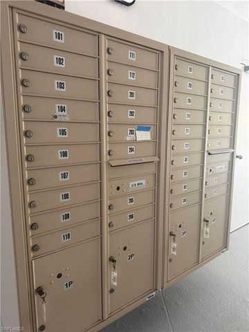 72 7th ST S 108, Naples, FL 34102