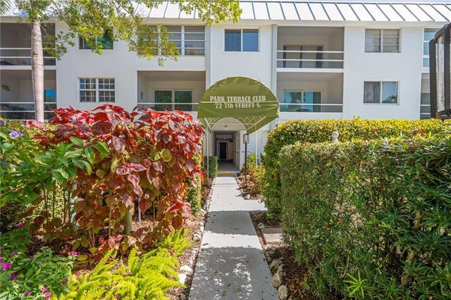 72 7th ST S 108, Naples, FL 34102