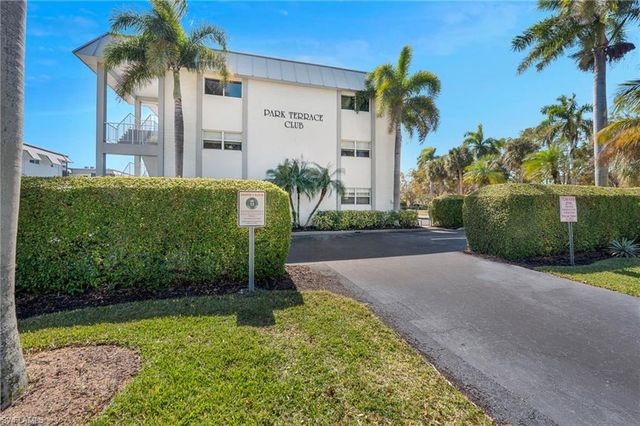 72 7th ST S 108, Naples, FL 34102