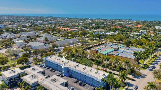 72 7th ST S 108, Naples, FL 34102