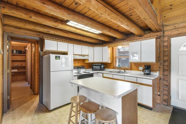857 Canyon Road, Wisconsin Dells, WI 53965