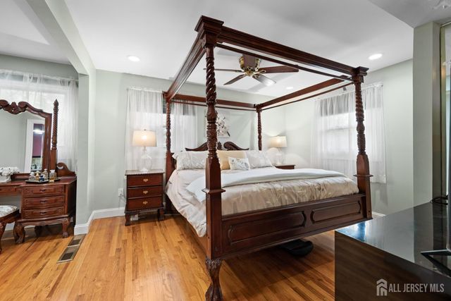 13 Fishel Road, Edison, NJ 08820