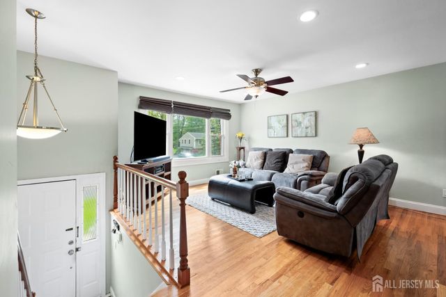 13 Fishel Road, Edison, NJ 08820