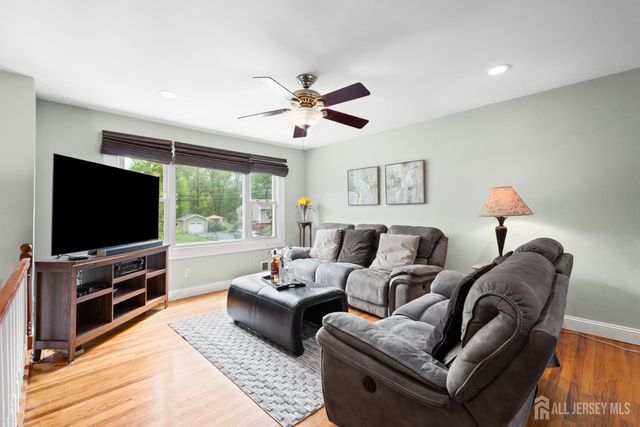 13 Fishel Road, Edison, NJ 08820