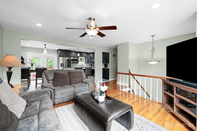 13 Fishel Road, Edison, NJ 08820