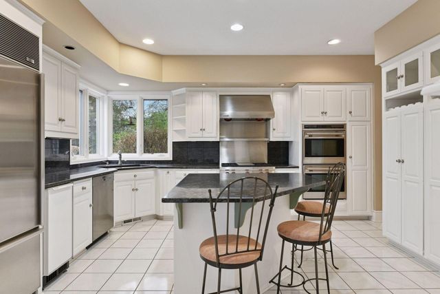 19875 Andover Place, Deephaven, MN 55331