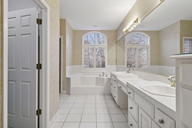 19875 Andover Place, Deephaven, MN 55331