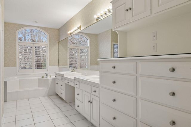 19875 Andover Place, Deephaven, MN 55331