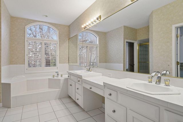 19875 Andover Place, Deephaven, MN 55331