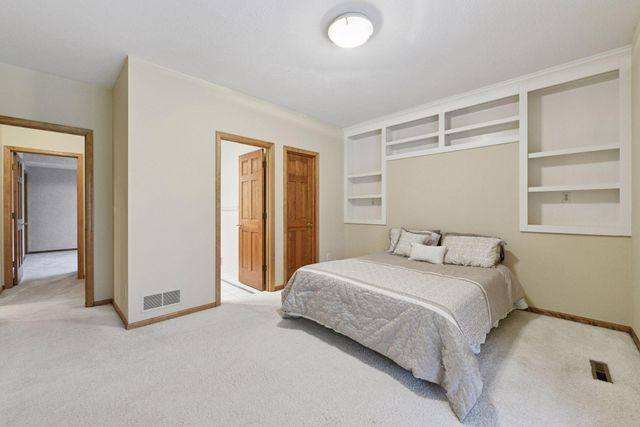 19875 Andover Place, Deephaven, MN 55331