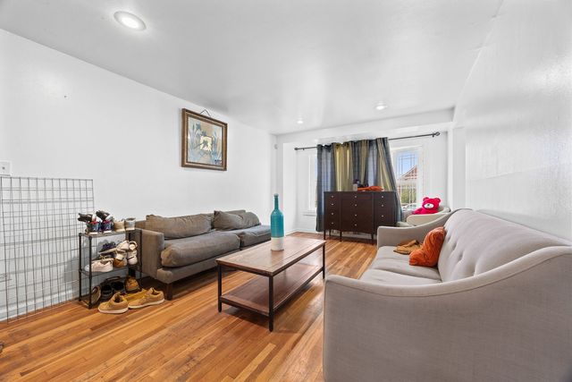 8035 S Kolin Avenue, Chicago, IL 60652