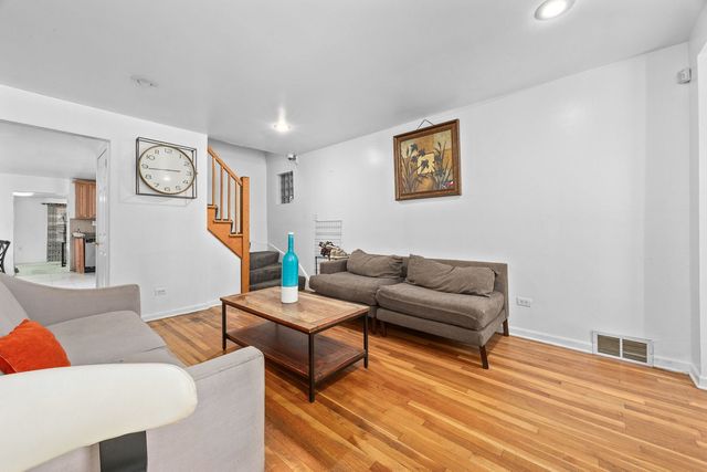 8035 S Kolin Avenue, Chicago, IL 60652