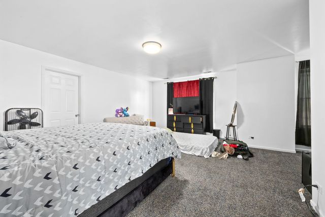 8035 S Kolin Avenue, Chicago, IL 60652