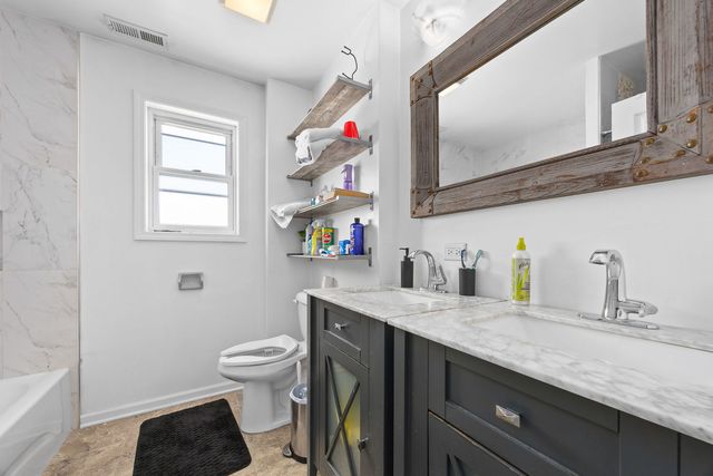 8035 S Kolin Avenue, Chicago, IL 60652