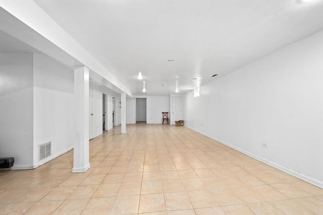 8035 S Kolin Avenue, Chicago, IL 60652