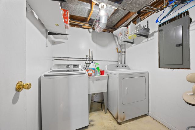 8035 S Kolin Avenue, Chicago, IL 60652