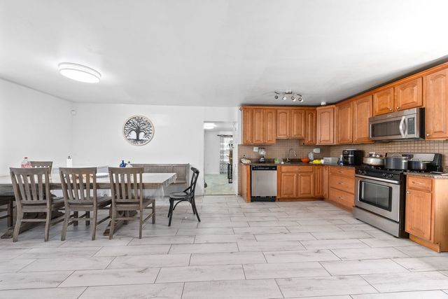 8035 S Kolin Avenue, Chicago, IL 60652