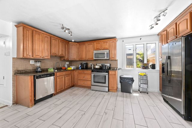 8035 S Kolin Avenue, Chicago, IL 60652