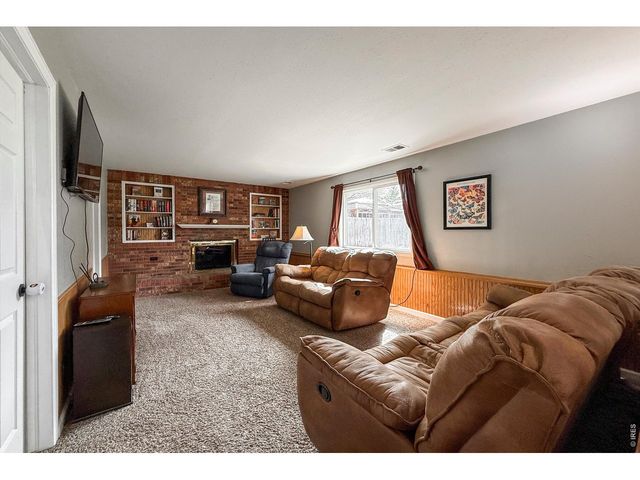 2109 Daley Dr, Longmont, CO 80501