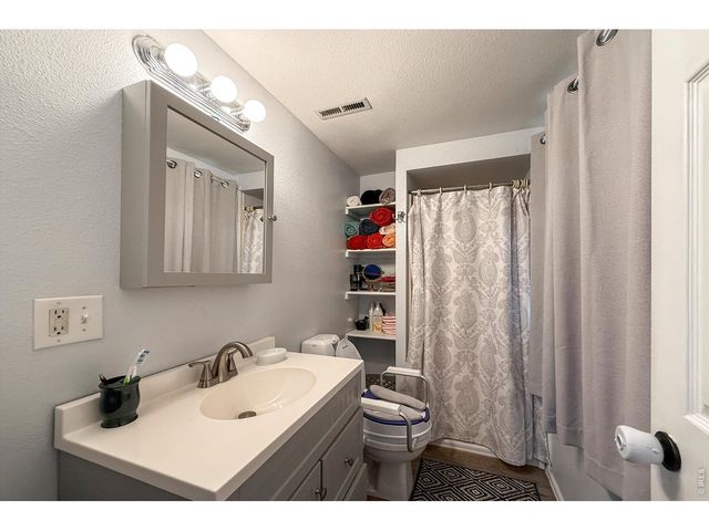 2109 Daley Dr, Longmont, CO 80501