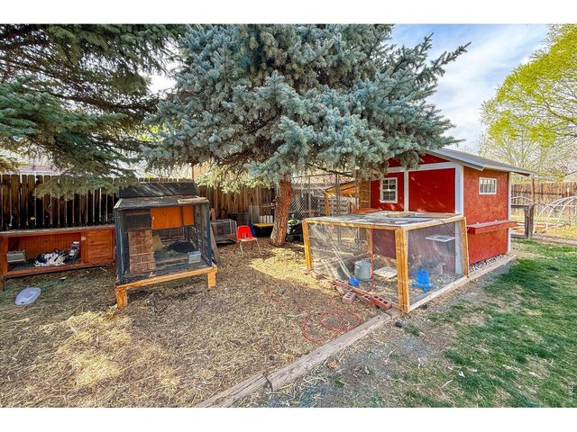 2109 Daley Dr, Longmont, CO 80501