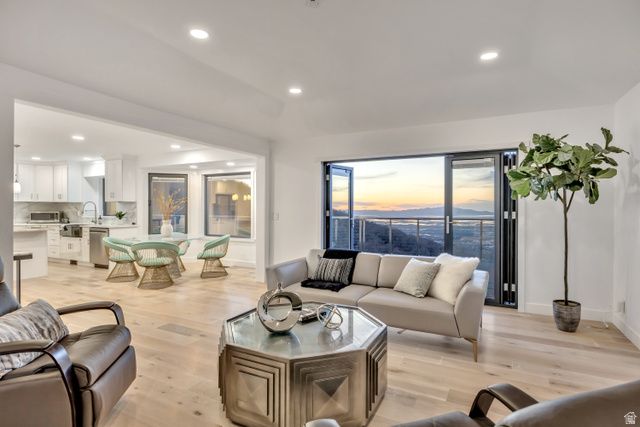 2768 S GRAND OAK CIR, Bountiful, UT 84010