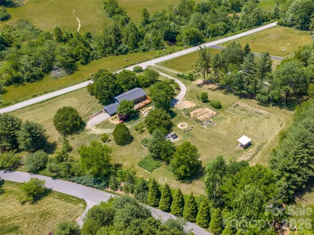241 Pinners Cove Road, Asheville, NC 28803