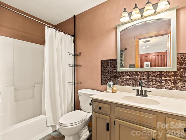 241 Pinners Cove Road, Asheville, NC 28803