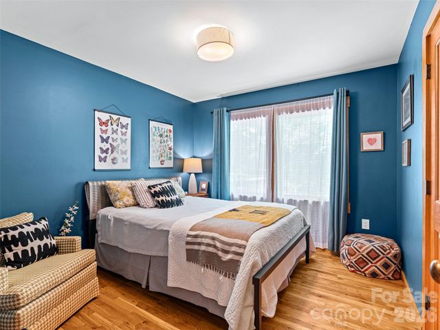 241 Pinners Cove Road, Asheville, NC 28803
